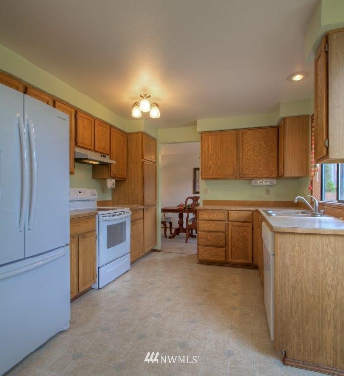 13340 Southeast 195th Street Renton, WA 98058 - Photo 5 of 18 Gallery Image 5