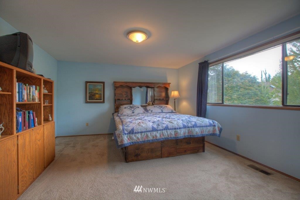 13340 Southeast 195th Street Renton, WA 98058 - Photo 9 of 18 Gallery Image 9