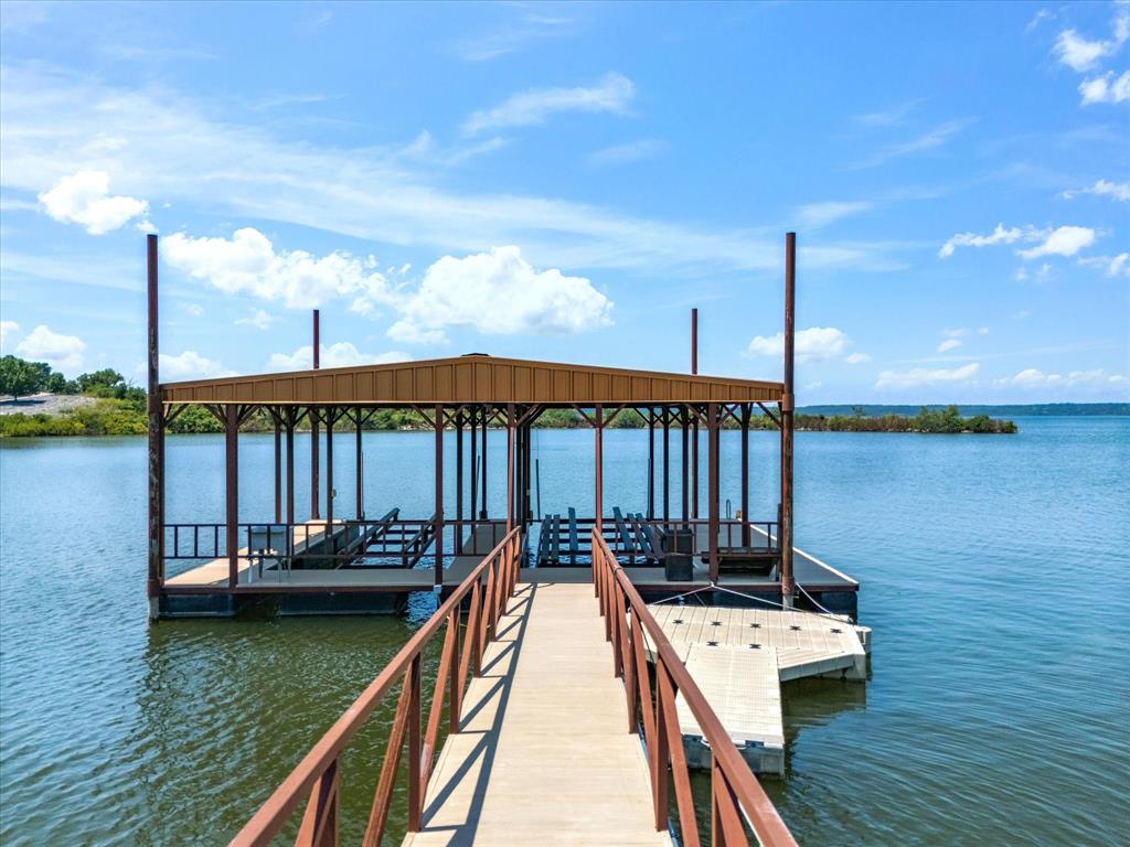107 Marina Del Ray Bridgeport, TX 76426 - Photo 36 of 40 a view of a balcony with chairs