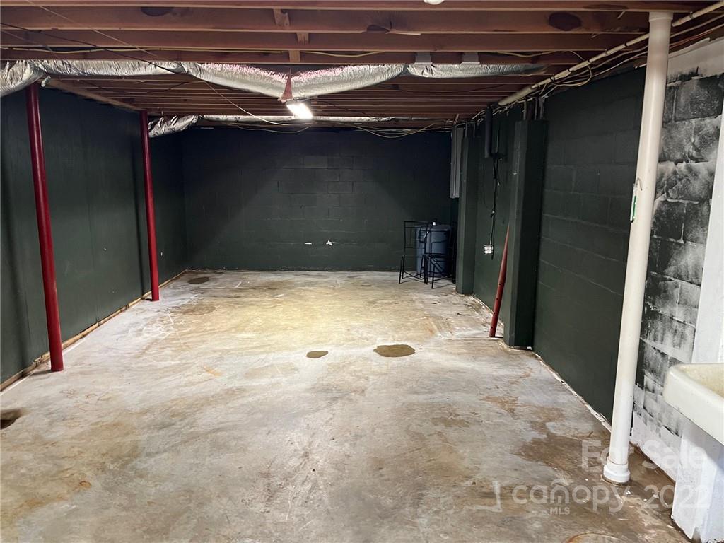 612 Mcdade Road Tryon, NC 28782 - Photo 26 of 27 a view of room with an empty space