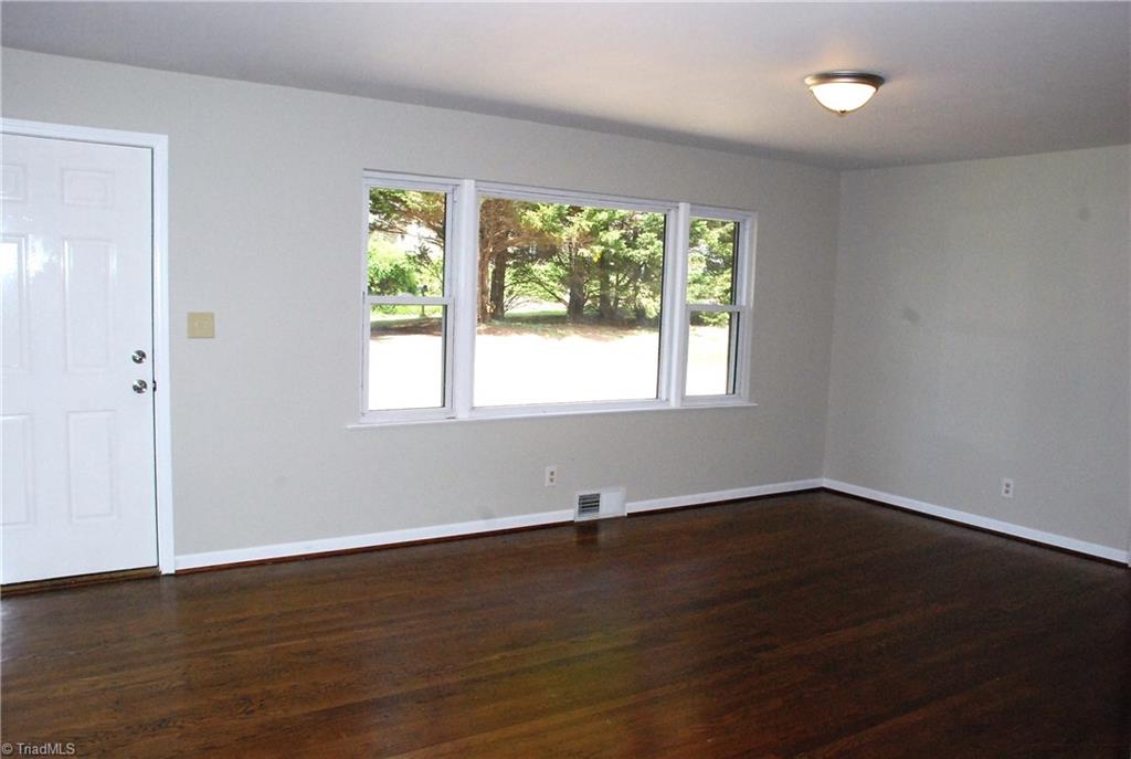 140 Oak Summit Road Winston-Salem, NC 27105 - Photo 2 of 17 Gallery Image 2