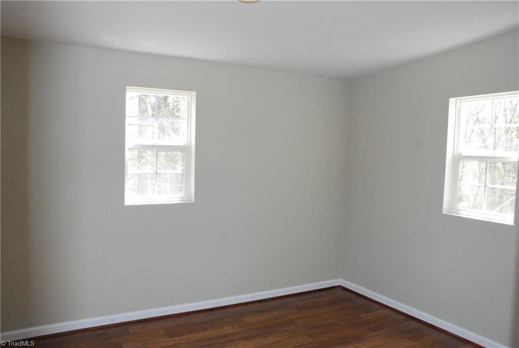 140 Oak Summit Road Winston-Salem, NC 27105 - Photo 8 of 17 Office off primary