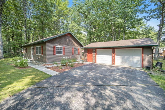 1822 Bennett Road Cheboygan, MI 49721 - Photo 1 of 21 Gallery Image 1