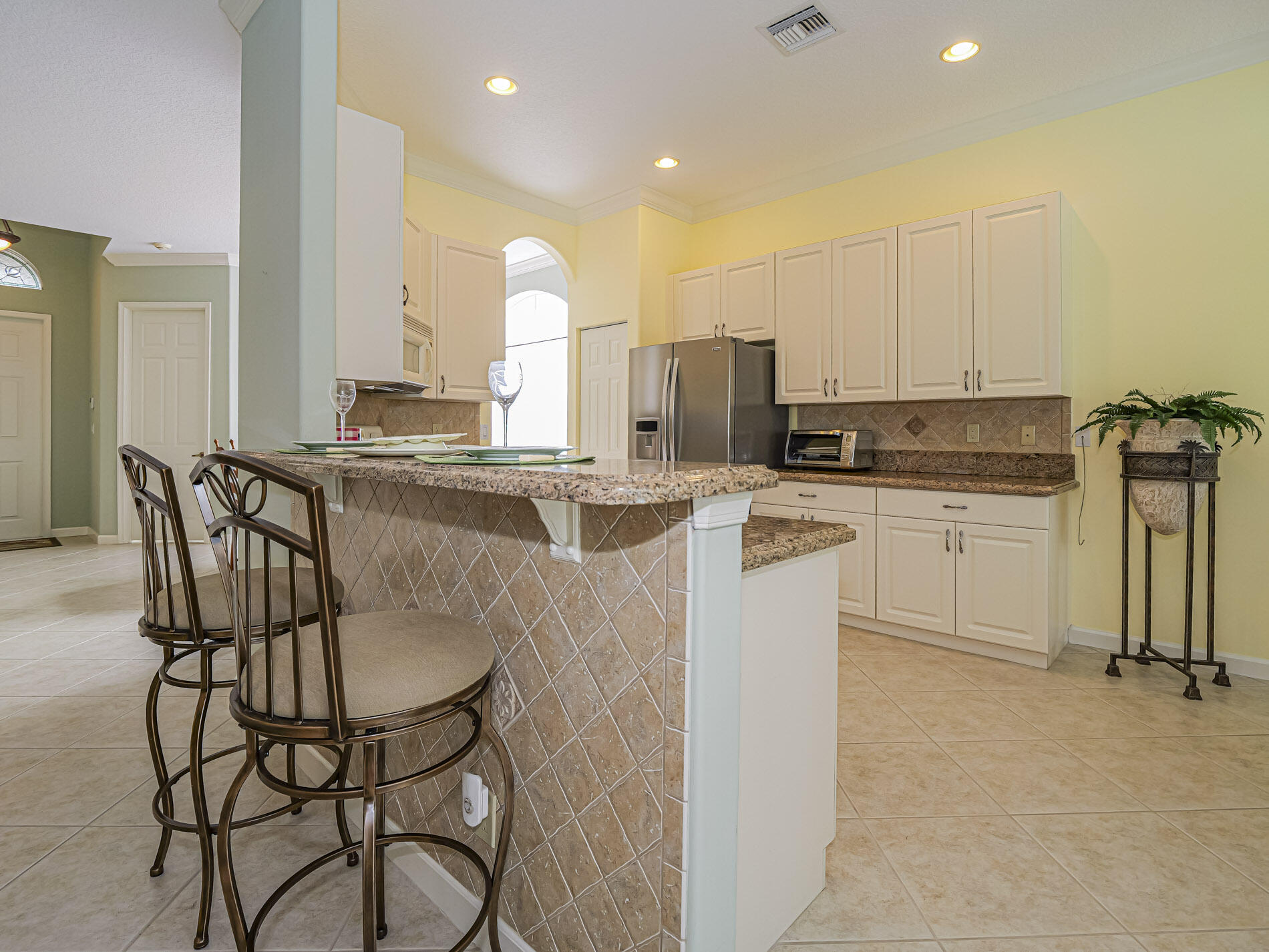 6871 Southeast Twin Oaks Circle Stuart, FL 34997 - Photo 9 of 34 Snack Bar