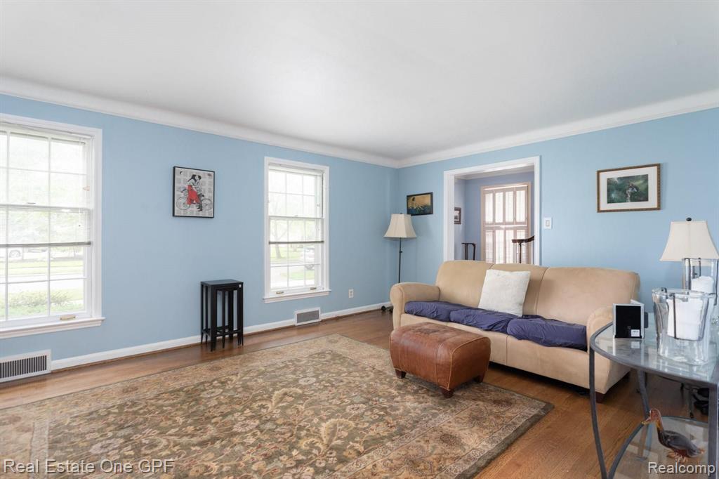427 Moran Road Grosse Pointe Farms, MI 48236 - Photo 4 of 29