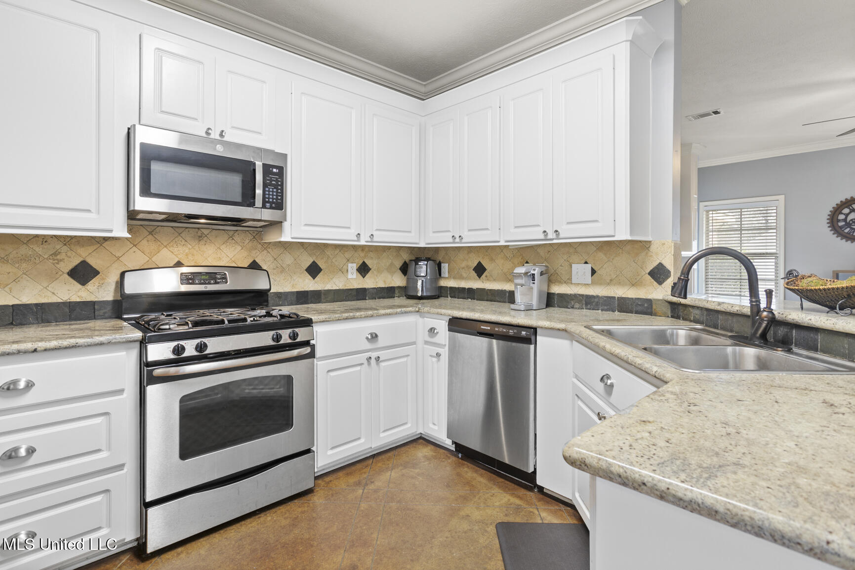129 Greenfield Ridge Drive Brandon, MS 39042 - Photo 12 of 27 129 Greenfield Ridge-6