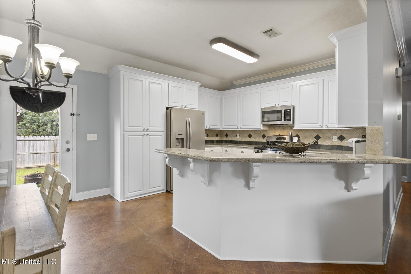 129 Greenfield Ridge Drive Brandon, MS 39042 - Photo 9 of 27 129 Greenfield Ridge-19