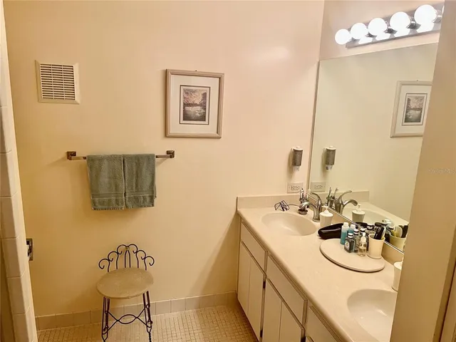 $264,900 | 2220 Spanish Drive, Unit 14, Clearwater, FL 33763