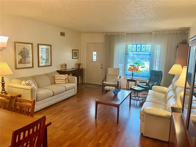 $264,900 | 2220 Spanish Drive, Unit 14, Clearwater, FL 33763