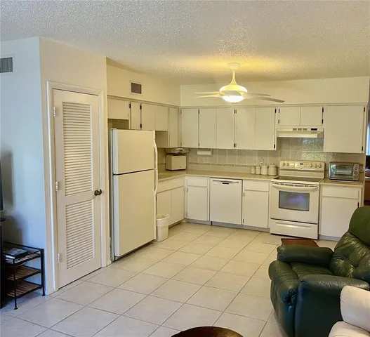 $264,900 | 2220 Spanish Drive, Unit 14, Clearwater, FL 33763