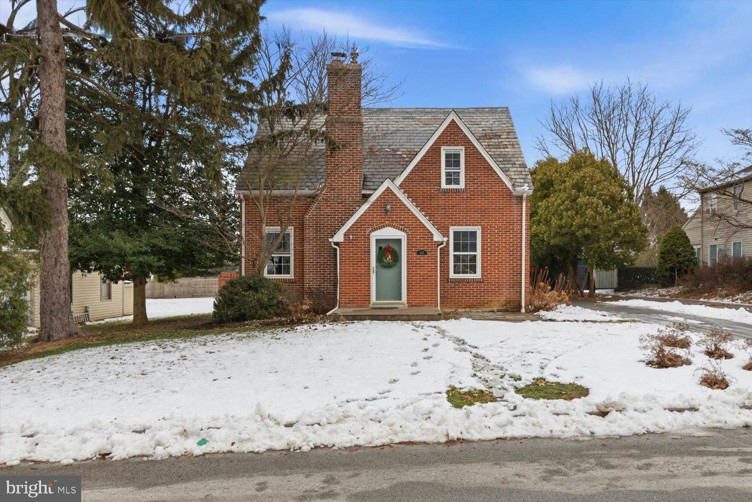 845 Paramount Avenue Lancaster, PA 17602 - Photo 2 of 49 a front view of a house with a yard