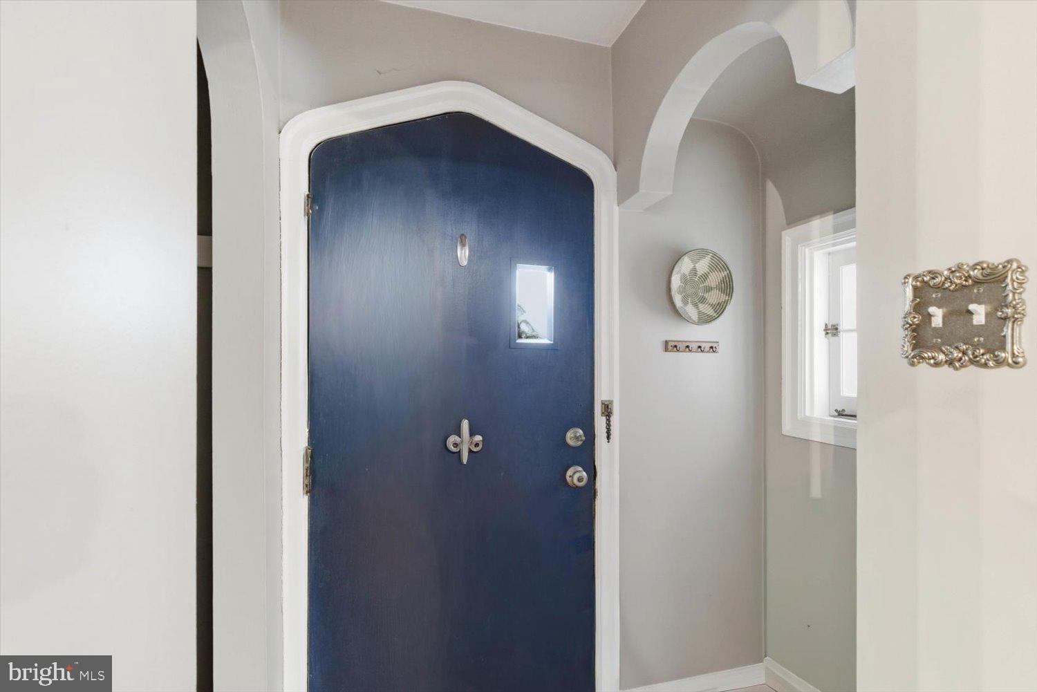 845 Paramount Avenue Lancaster, PA 17602 - Photo 4 of 49 a view of a hallway