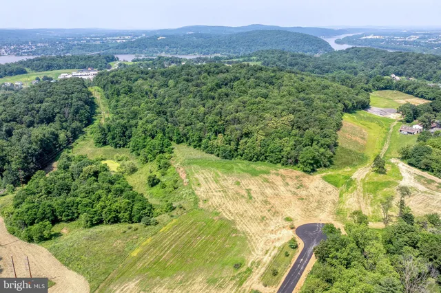 $550,000 | 524 Phillips Drive, Unit LOT 4, Columbia, PA 17512