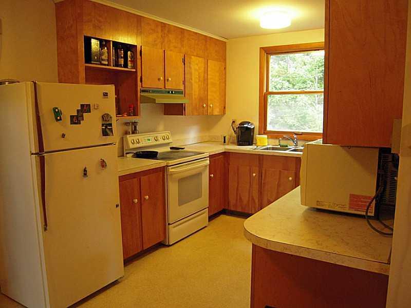 24 River Road Tenants Harbor, ME 04860 - Photo 9 of 14 Kitchen. Ample storage and workspace.