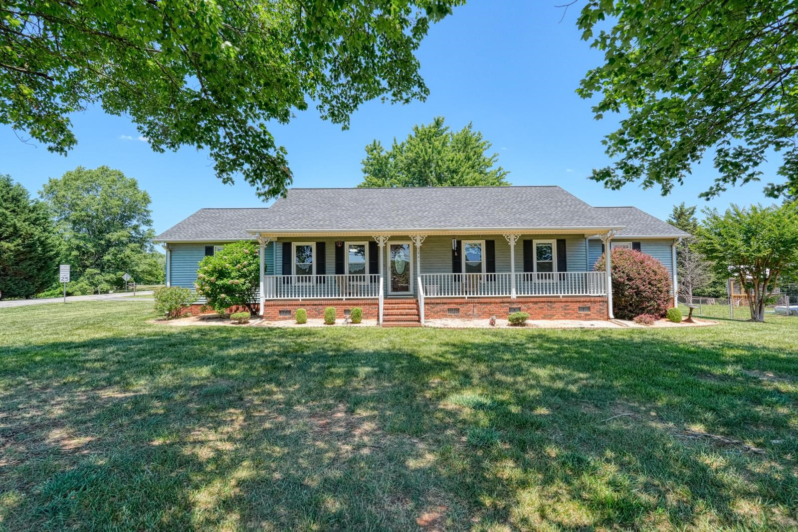 241 Mason Drive Inman, SC 29349 - Photo 1 of 36