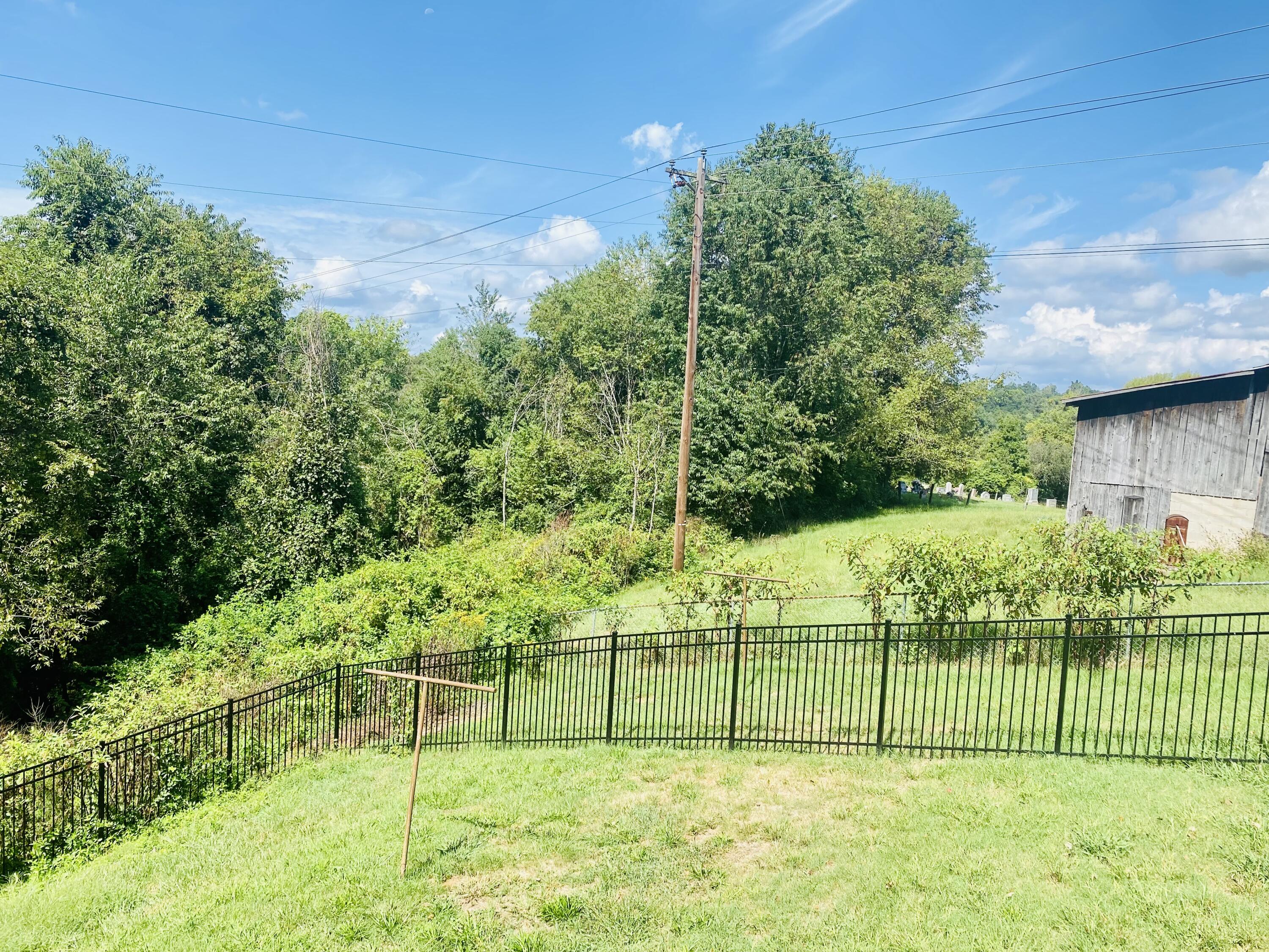 110 Russell Road South New Tazewell, TN 37825 - Photo 22 of 37 48FA247E-B100-4AD8-BB43-DB046FDAD559