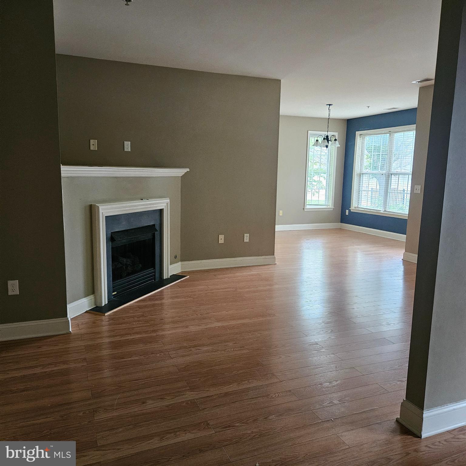 74 Kyle Way Trenton, NJ 08628 - Photo 7 of 31 Living Rom