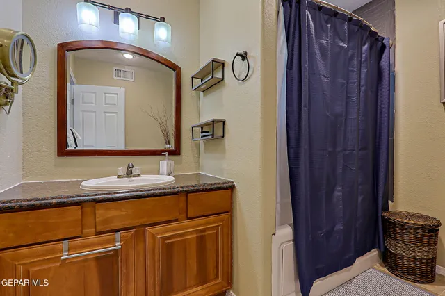 $650,000 | 5716 Kingsfield Avenue, El Paso, TX 79912