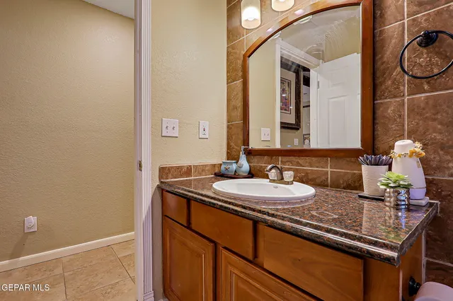 $650,000 | 5716 Kingsfield Avenue, El Paso, TX 79912