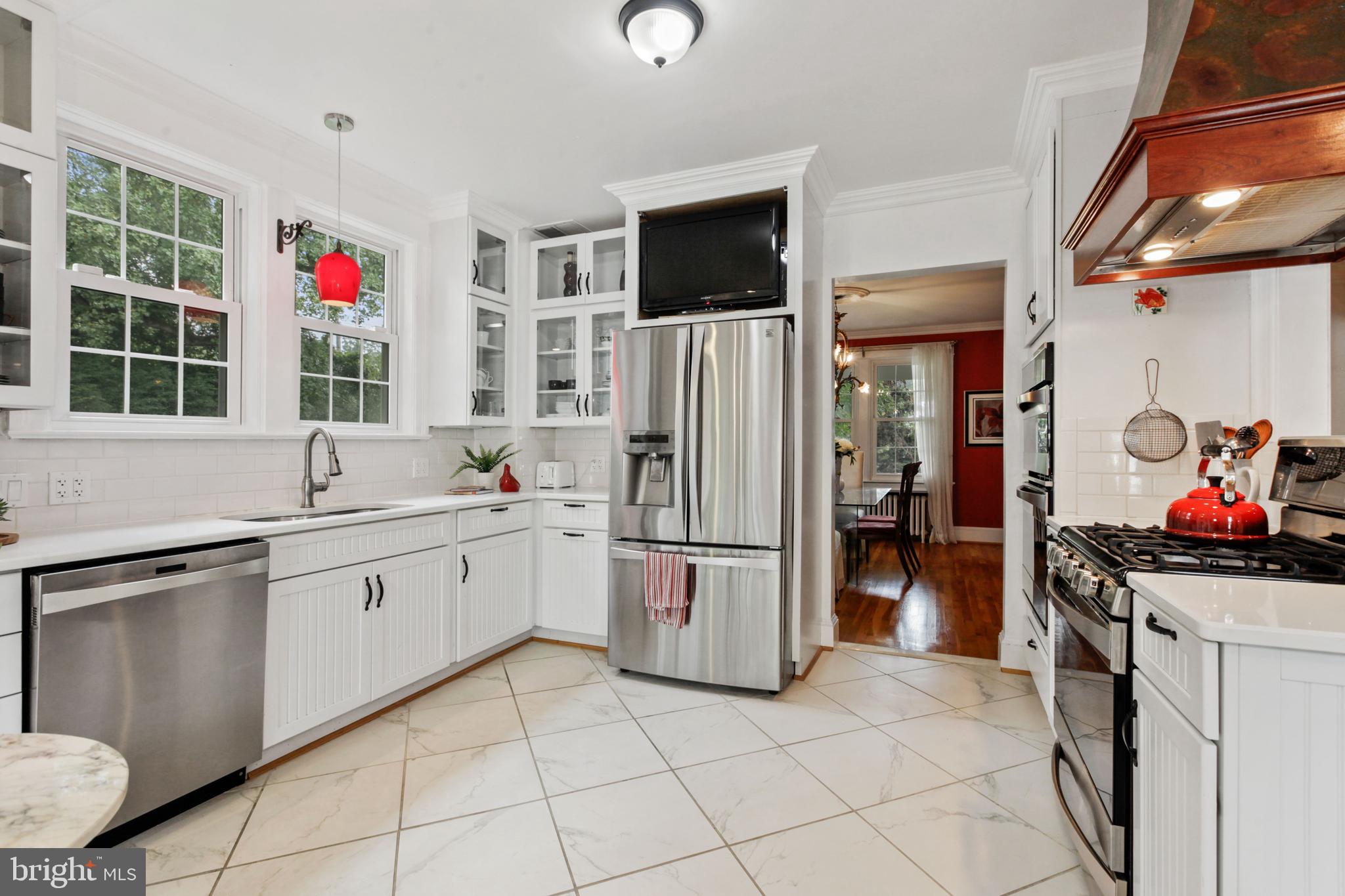6108 River Road Bethesda, MD 20817 - Photo 13 of 41 Stainless appliances