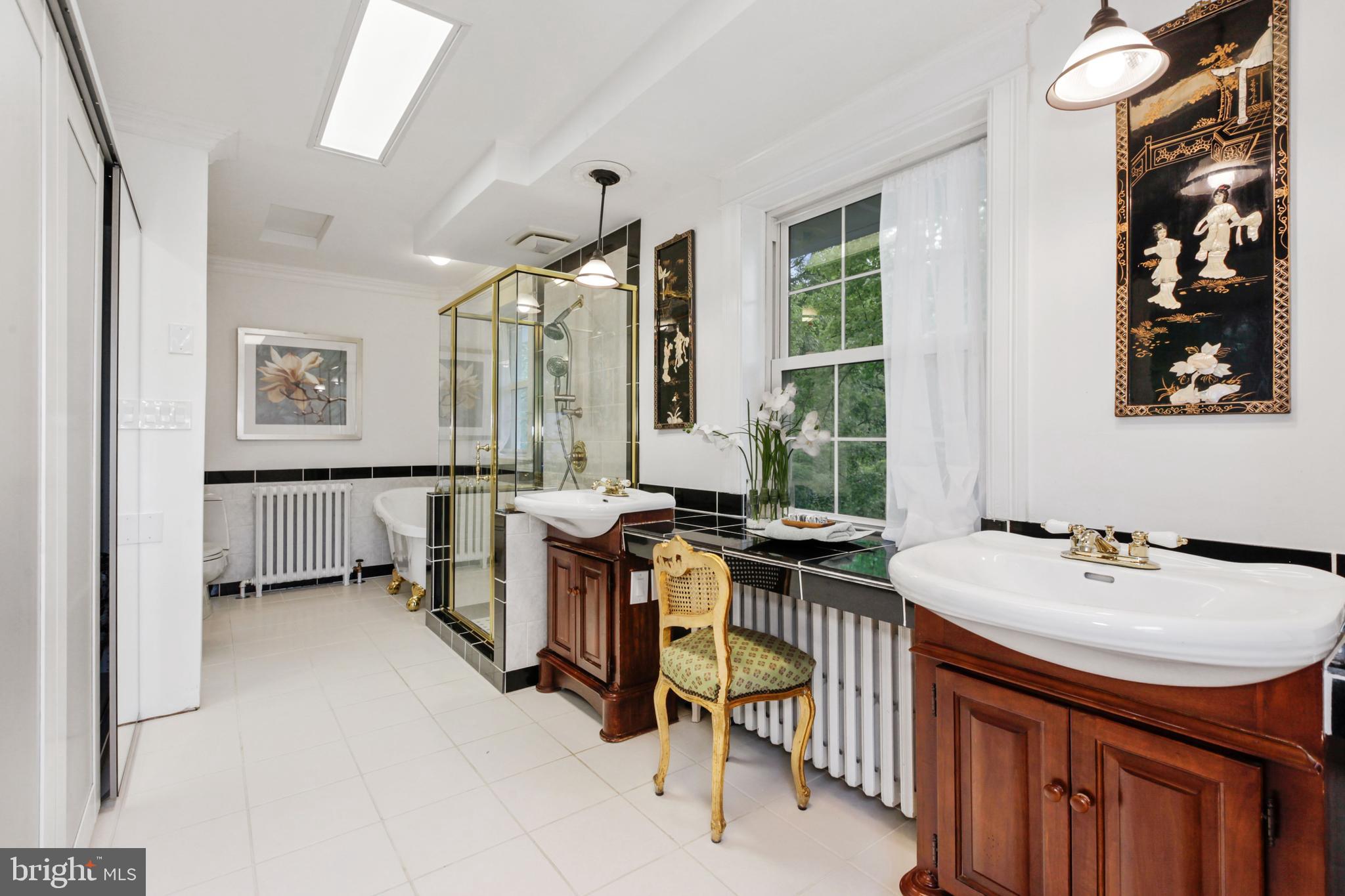 6108 River Road Bethesda, MD 20817 - Photo 22 of 41 Owner's bath