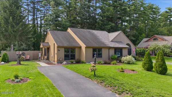 $239,900 | 36 Queen Mary Drive, Queensbury, NY 12804