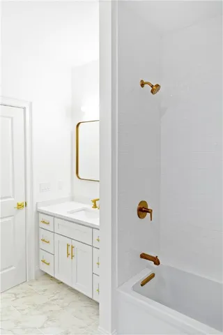 $1,289,999 | 114 East Pt Drive, East Providence, RI 02914