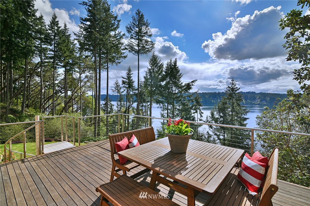 8253 Hansen Road Northeast Bainbridge Island, WA 98110 - Photo 11 of 40