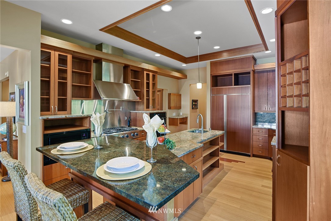 8253 Hansen Road Northeast Bainbridge Island, WA 98110 - Photo 12 of 40