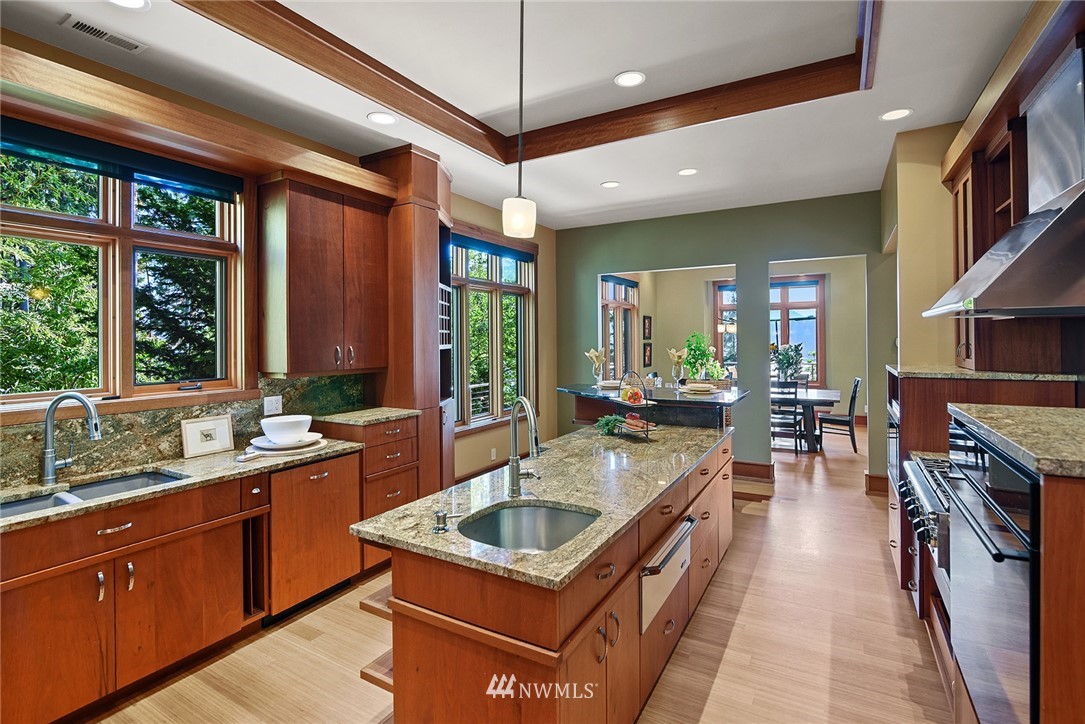 8253 Hansen Road Northeast Bainbridge Island, WA 98110 - Photo 14 of 40