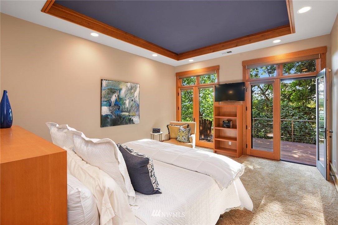 8253 Hansen Road Northeast Bainbridge Island, WA 98110 - Photo 17 of 40