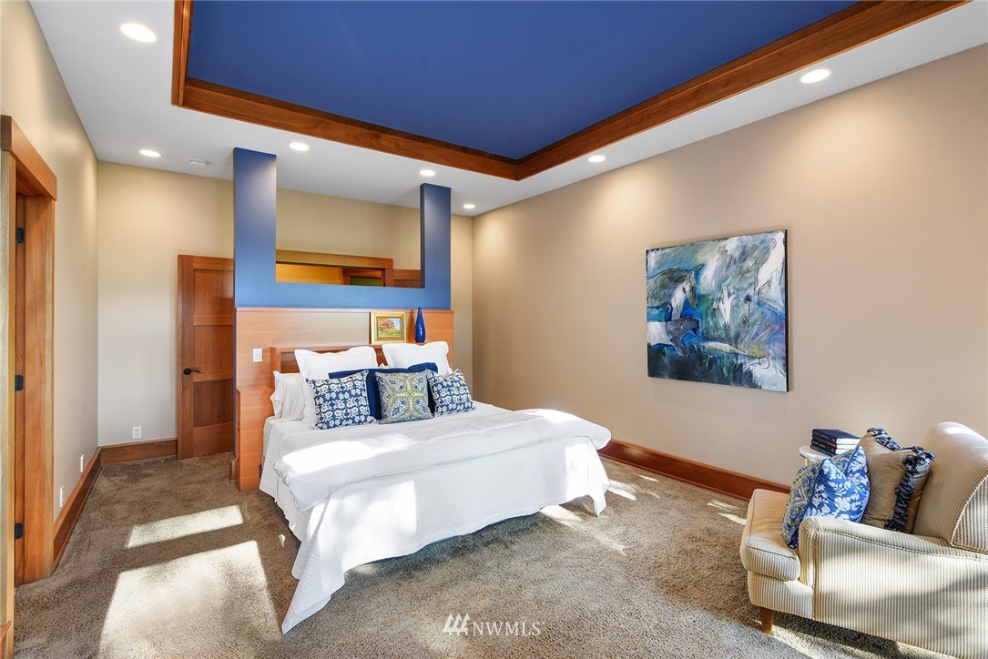 8253 Hansen Road Northeast Bainbridge Island, WA 98110 - Photo 18 of 40