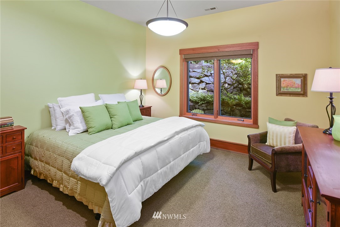 8253 Hansen Road Northeast Bainbridge Island, WA 98110 - Photo 22 of 40