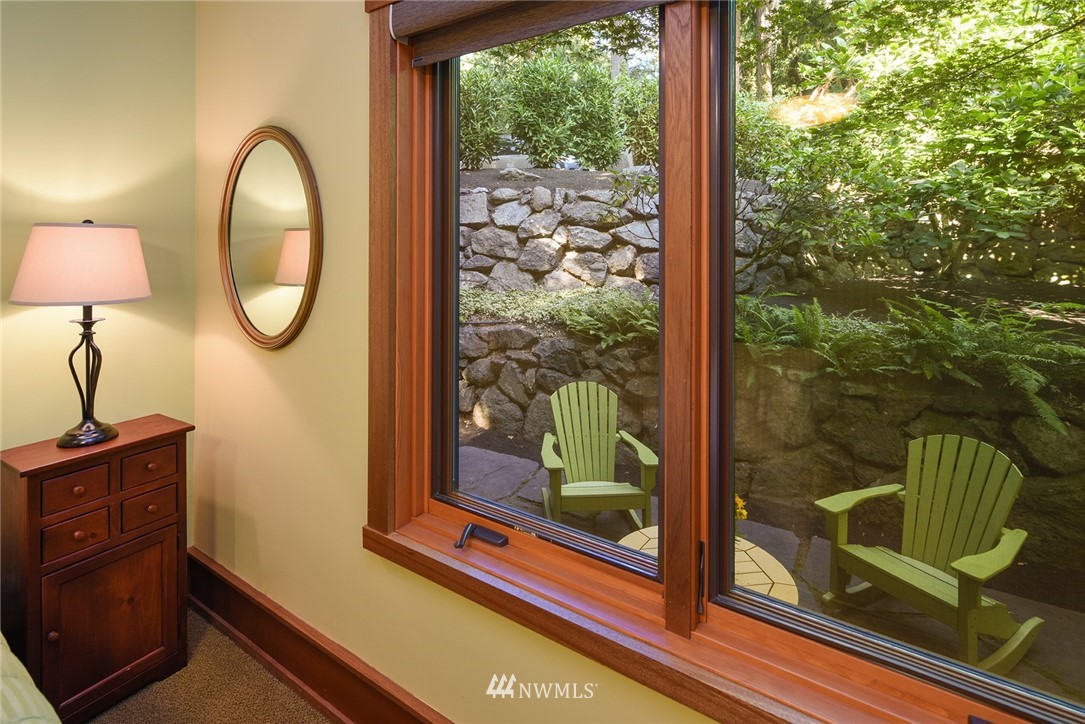 8253 Hansen Road Northeast Bainbridge Island, WA 98110 - Photo 23 of 40