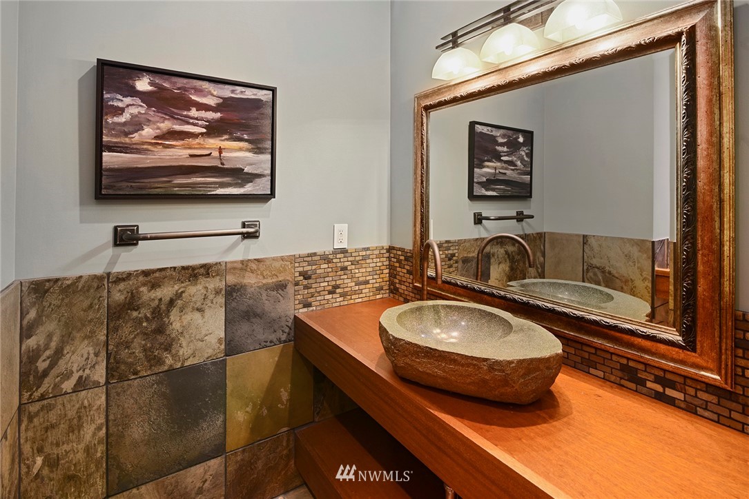 8253 Hansen Road Northeast Bainbridge Island, WA 98110 - Photo 24 of 40