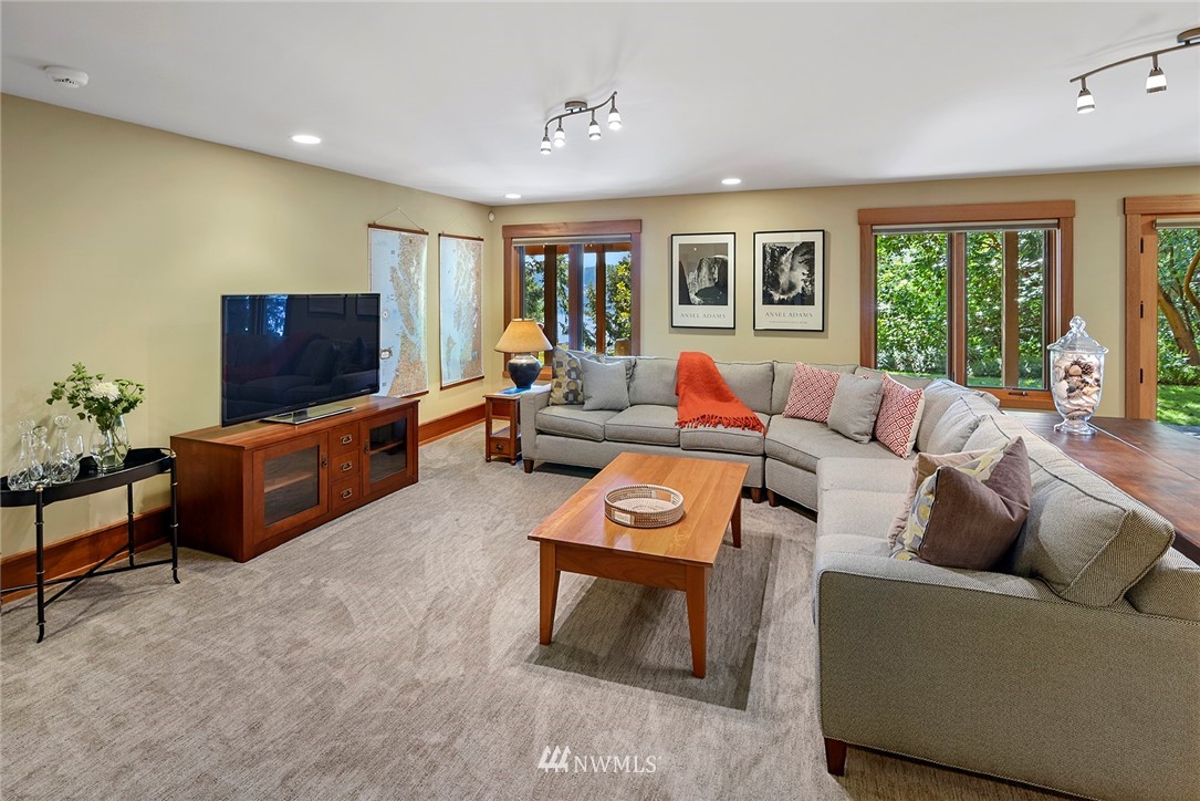 8253 Hansen Road Northeast Bainbridge Island, WA 98110 - Photo 25 of 40