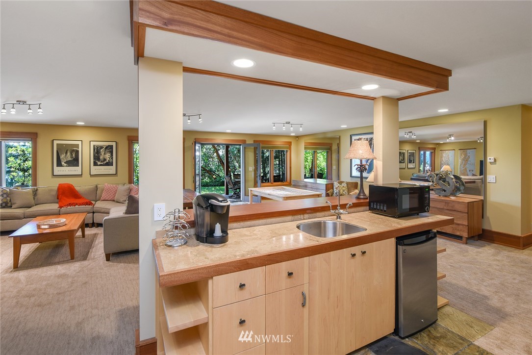 8253 Hansen Road Northeast Bainbridge Island, WA 98110 - Photo 27 of 40