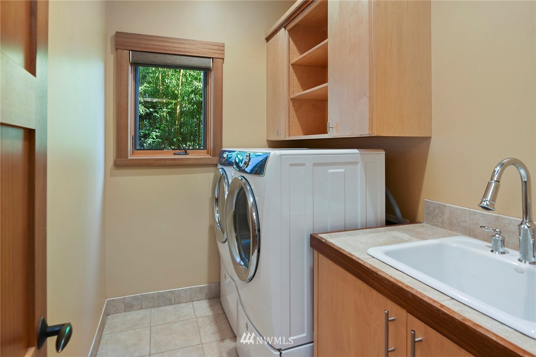 8253 Hansen Road Northeast Bainbridge Island, WA 98110 - Photo 30 of 40