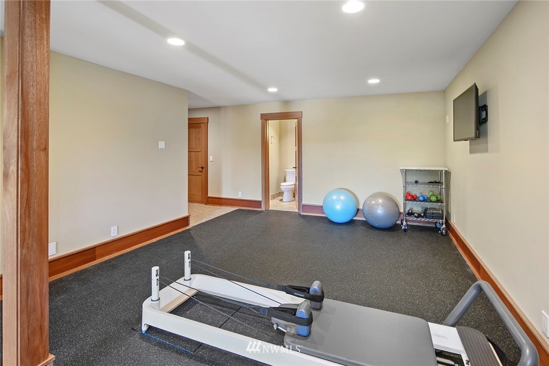 8253 Hansen Road Northeast Bainbridge Island, WA 98110 - Photo 31 of 40