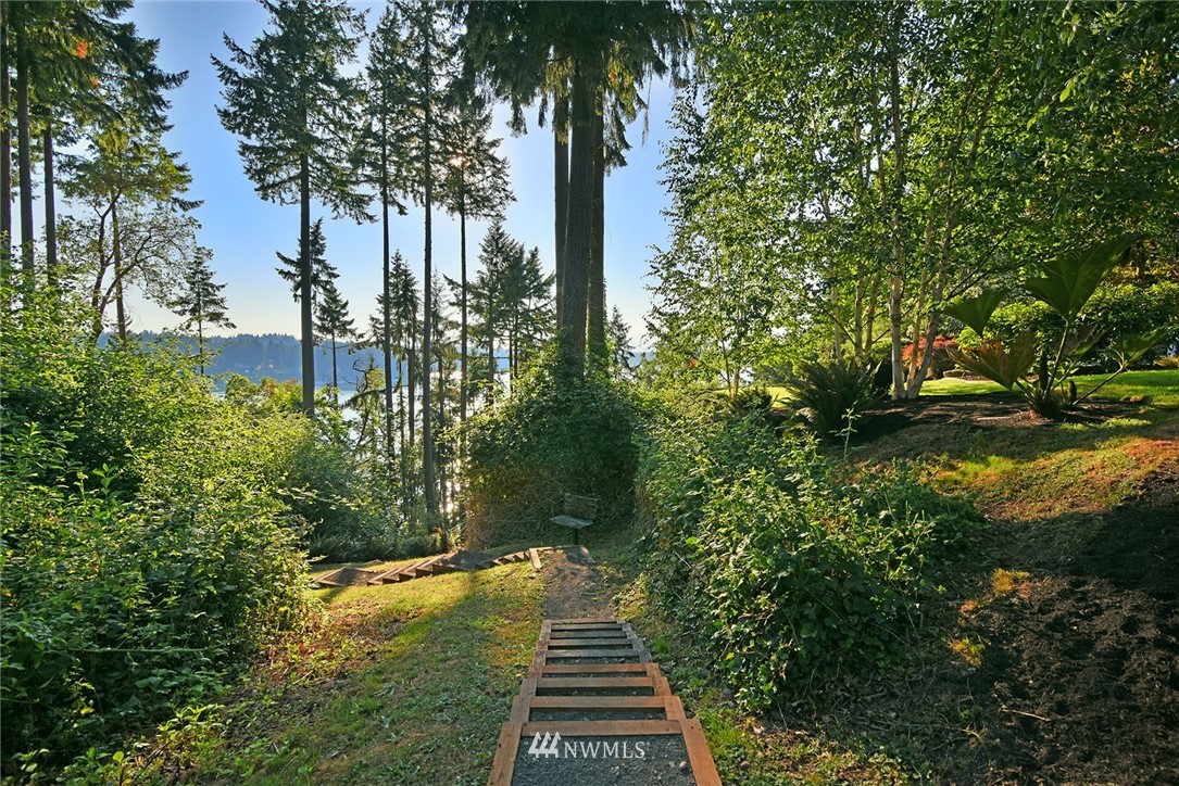 8253 Hansen Road Northeast Bainbridge Island, WA 98110 - Photo 34 of 40
