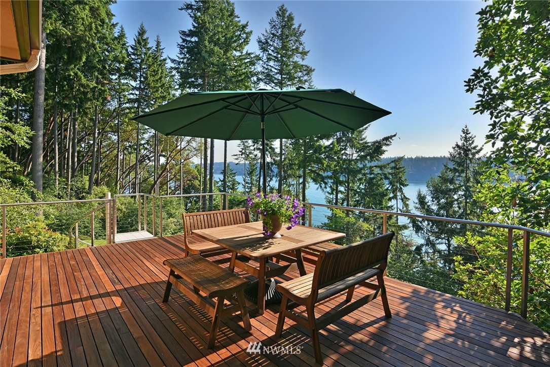 8253 Hansen Road Northeast Bainbridge Island, WA 98110 - Photo 9 of 40