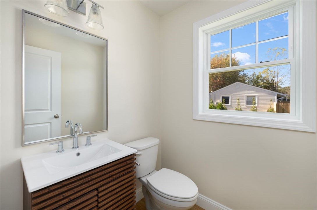 19 Wood Street, Unit A Warwick, RI 02889 - Photo 13 of 42