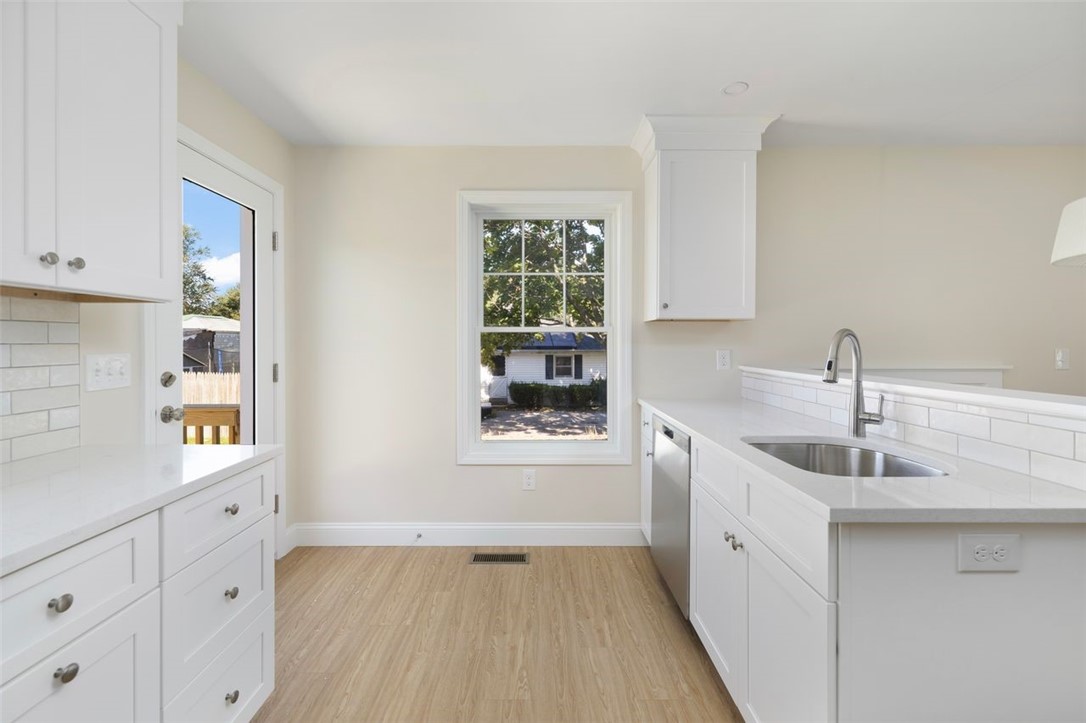 19 Wood Street, Unit A Warwick, RI 02889 - Photo 10 of 42