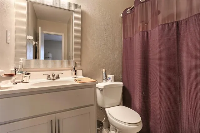 $2,000 | 1622 Napoleon Avenue, New Orleans, LA 70115