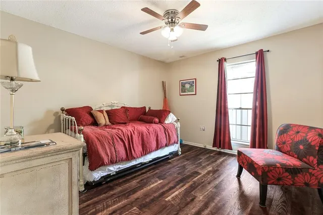 $2,000 | 1622 Napoleon Avenue, New Orleans, LA 70115