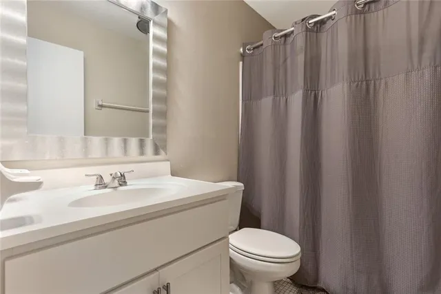 $2,000 | 1622 Napoleon Avenue, New Orleans, LA 70115