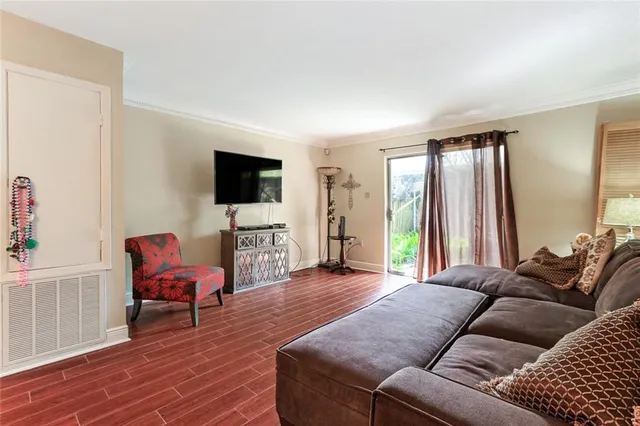 $2,000 | 1622 Napoleon Avenue, New Orleans, LA 70115