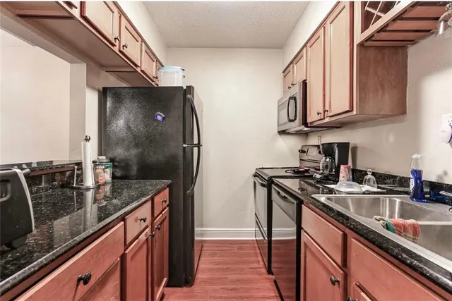 $2,000 | 1622 Napoleon Avenue, New Orleans, LA 70115