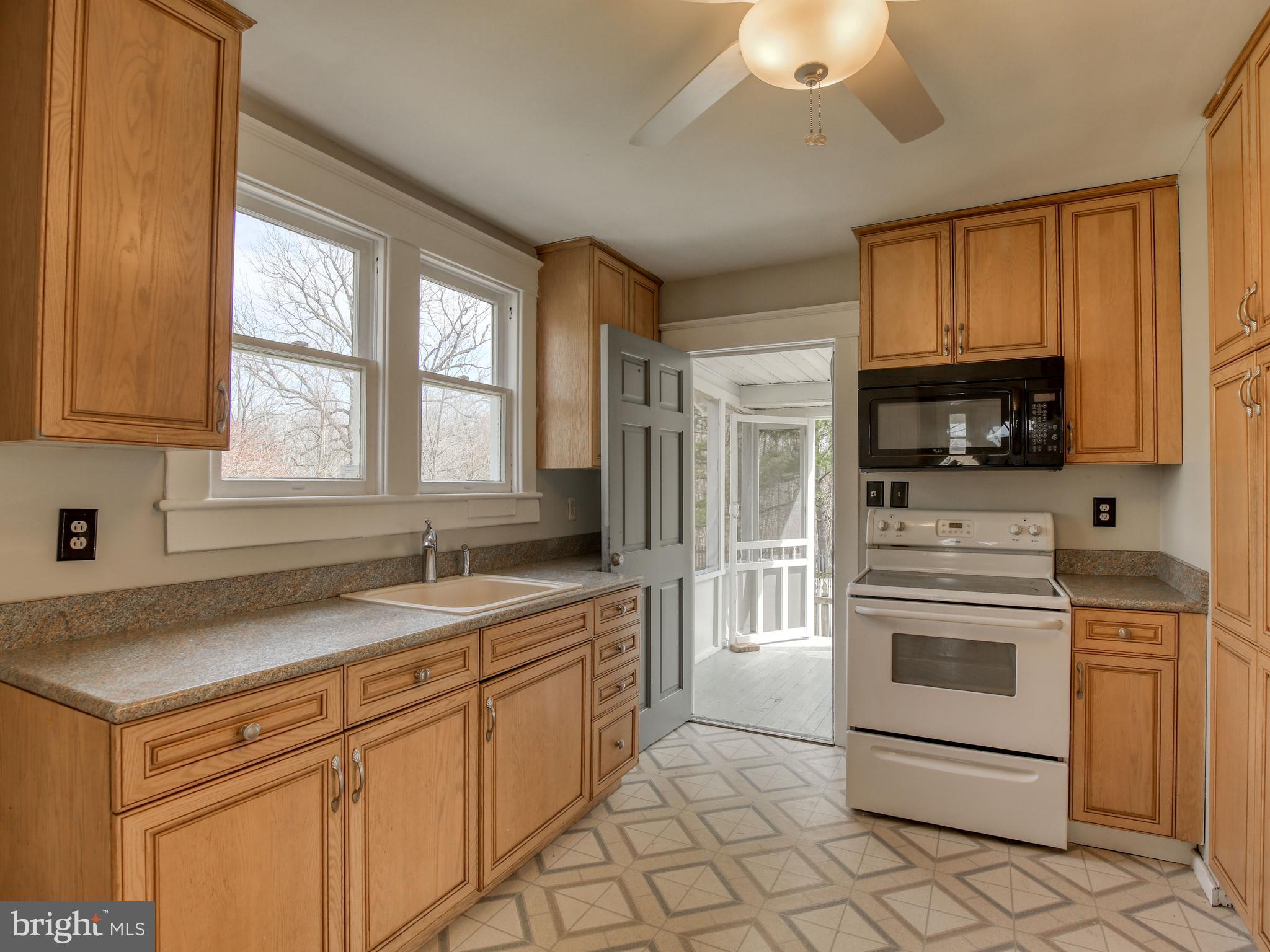 2256 North Mildred Street Ranson, WV 25438 - Photo 11 of 36