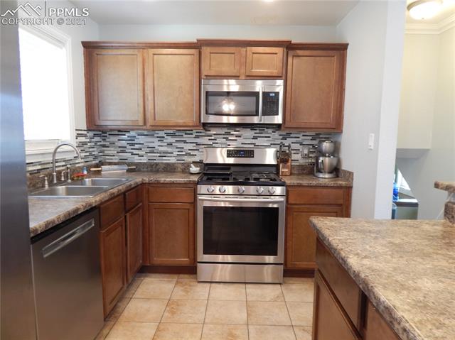 1915 North Chelton Road Colorado Springs, CO 80909 - Photo 3 of 23 Gallery Image 3